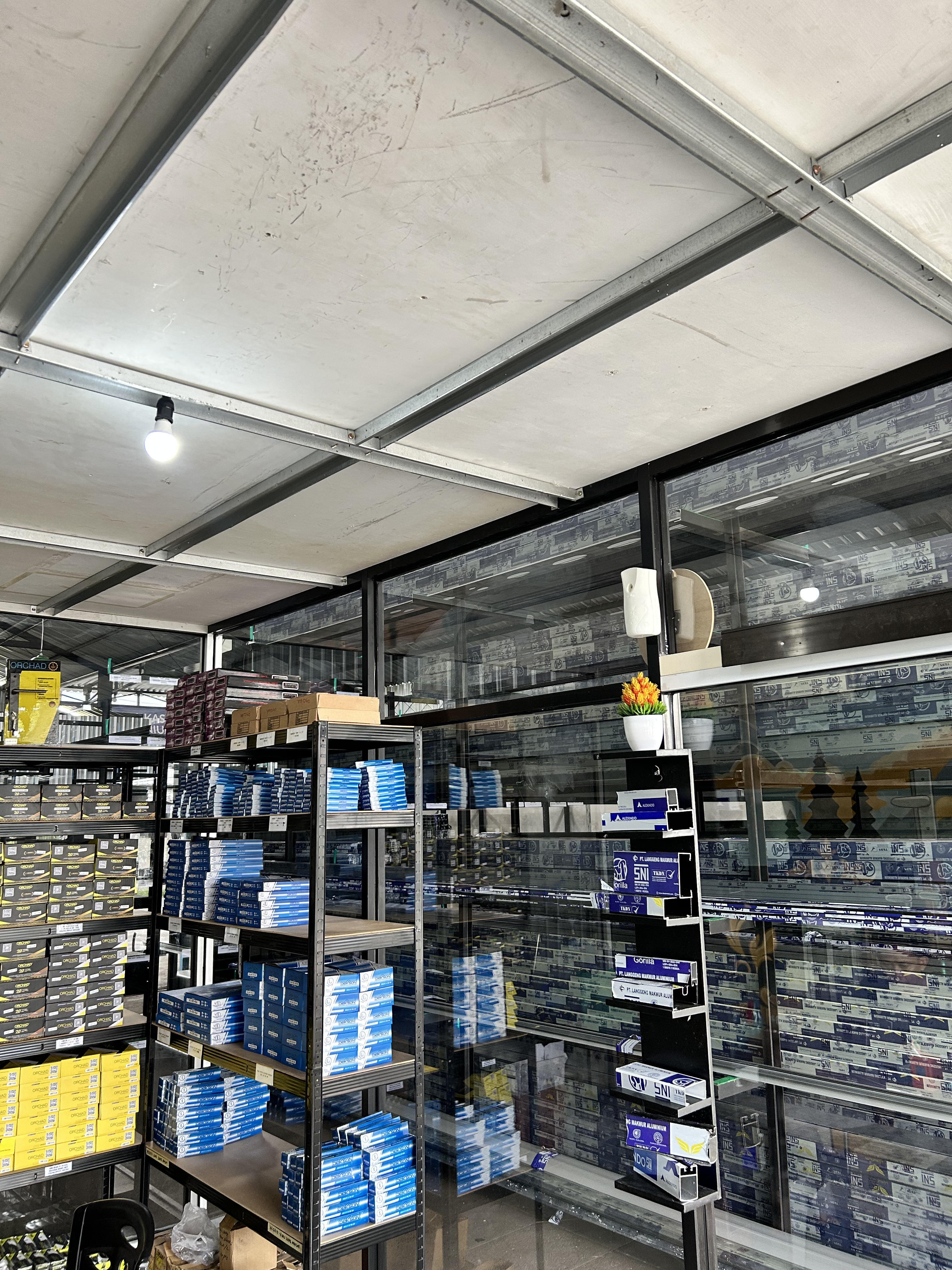 Proyek aluminium CV Guna Kasih Bali